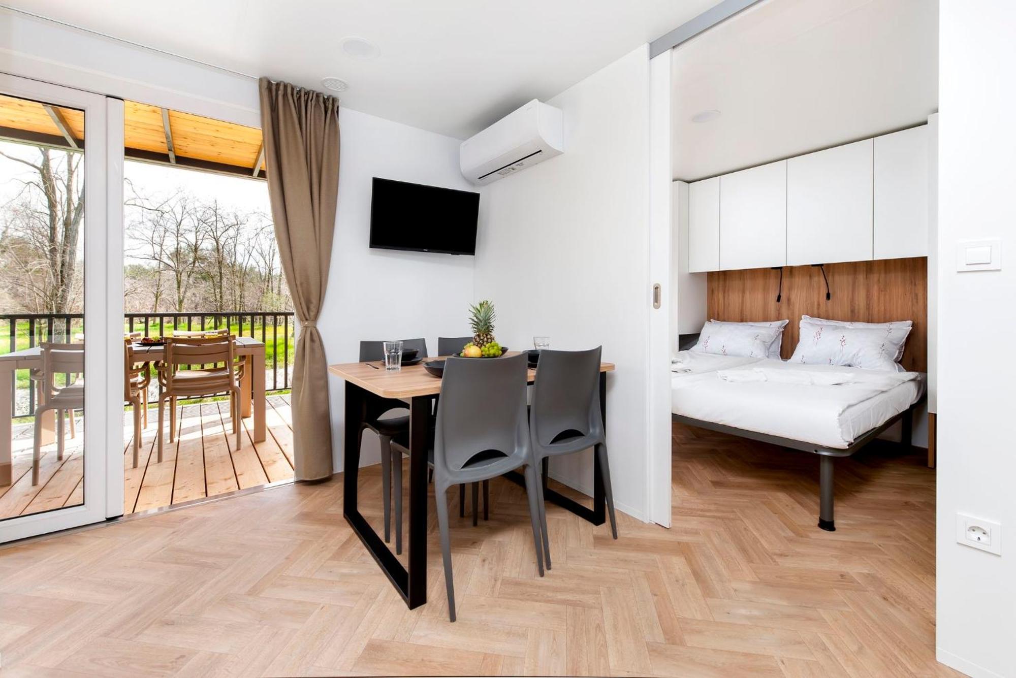 Mobile Homes Casapini In Fkk Camping Solaris โปเรช ห้อง รูปภาพ